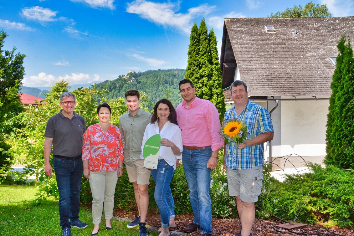 Michael Ranzmaier-Hausleitner (Tourismusverband Murtal), Senta Bleikolm-Kargl (Green Care  Koordinatorin Steiermark), Lukas König, Eva König, Leonhard Madl, Mario Leitner (Vizebürgermeister Weißkirchen) 