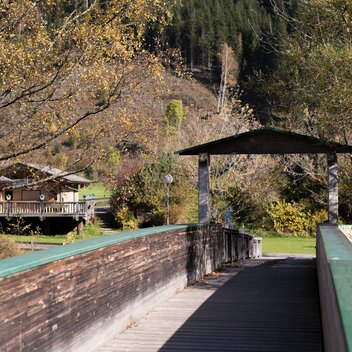 Brücke zur Freizeitanlage | © Erlebnisregion Murtal | Anita Fössl Fotografie