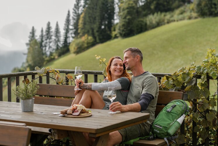 Einkehr mit Ausblick in der Hochsteiermark | © STG | Elena Egger