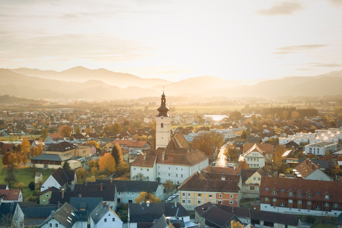 Ein Blick auf St. Lorenzen beim Sonnenaufgang.
