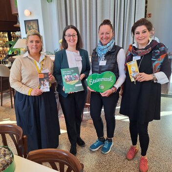 Gruppenfoto mit Partnern von Gruppenreisen Steiermark | © Gruppenreisen Steiermark | Zsuzsanna Szula