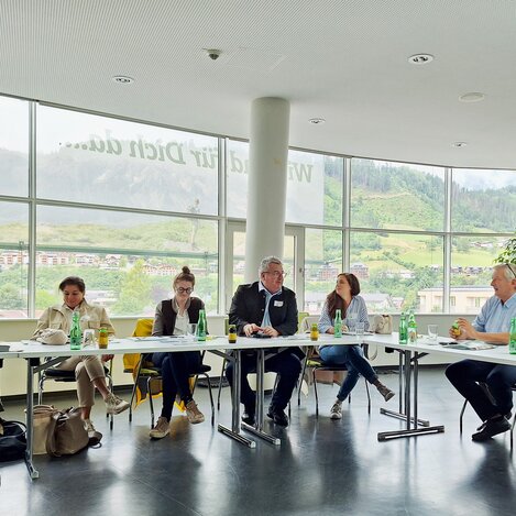Erfahrungsaustausch im WM-Studio der Planai-Hochwurzen-Bahnen | © Gruppenreisen Steiermark | Barbara Friedinger