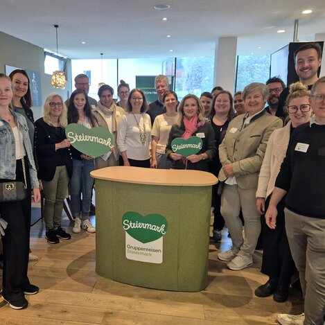 Gruppenfoto mit den Partner:innen von Gruppenreisen Steiermark | © Gruppenreisen Steiermark