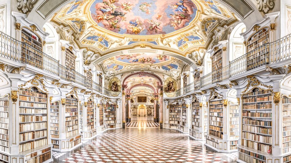 Blick in die weltgrößte Klosterbibliothek