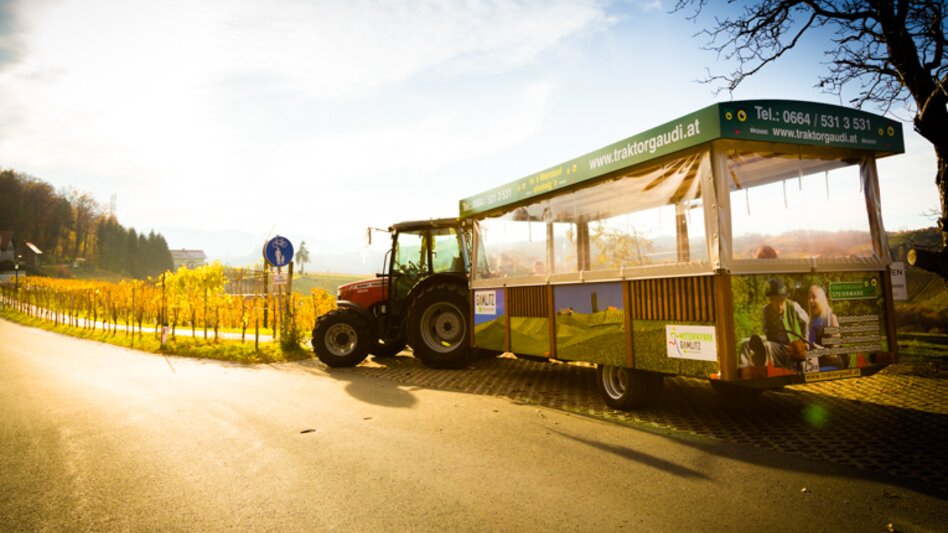 unterwegs mit der Traktorgaudi | © Jorj Konstantinov