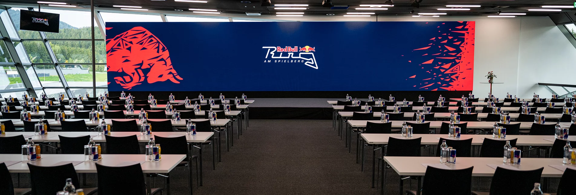 Red Bull Wing - Seminarraum mit großem LED-Screen | © Red Bull Ring