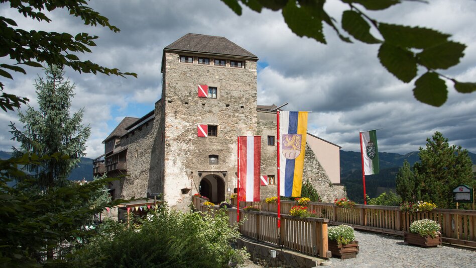 Burgeingang Außenansicht