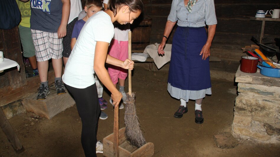 Schul- und Kinderprogramm im Freilichtmuseum Stübing | © Österreichisches Freilichtmuseum/UMJ