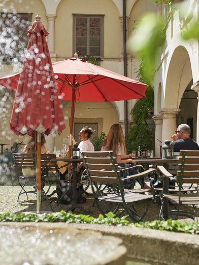 Courtyard Bildungshaus Retzhof | © Tomo Jesenicnik | Tomo Jesenicnik