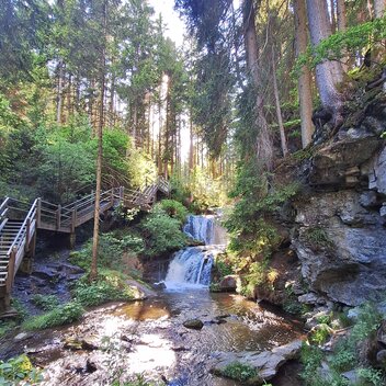 Graggerschlucht und Kaskadenwasserfall | © Young Styria | Livia Stranz