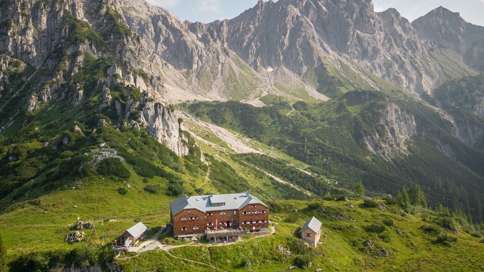 Long-Distance Hiking Trail Hofpürglhütte - Südwandhütte | Dachstein Circular Hiking Trail: Stage 02 - Touren-Impression #2.2 | © Erlebnisregion Schladming-Dachstein