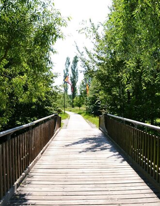 Holzbrücke im Thermenpark | J. Rath | © Kurkommission Bad Blumau