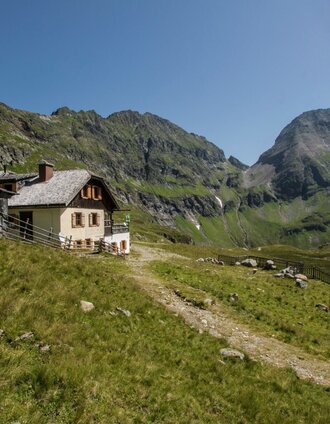 Landawirseehütte im Lungau mit Blick zum Hochgolling | Gerhard Pilz | © Gerhard Pilz - www.gpic.at