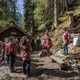 Gruppe vor einer Führung beim Mundloch Annastollen | © Gerhard Pilz - www.gpic.at