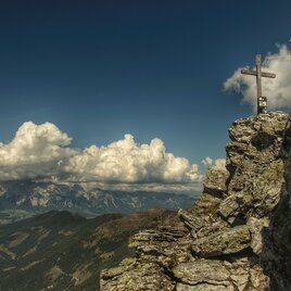 Summit cross of the Steirische Kalkspitze | © Erlebnisregion Schladming-Dachstein