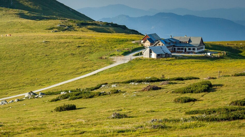 Wanderung Etappe 08: BergZeitReise Lurgbauerhütte - Rax/Heukuppe - Waxriegelhaus - Touren-Impression #2.1 | © Lurgbauerhütte