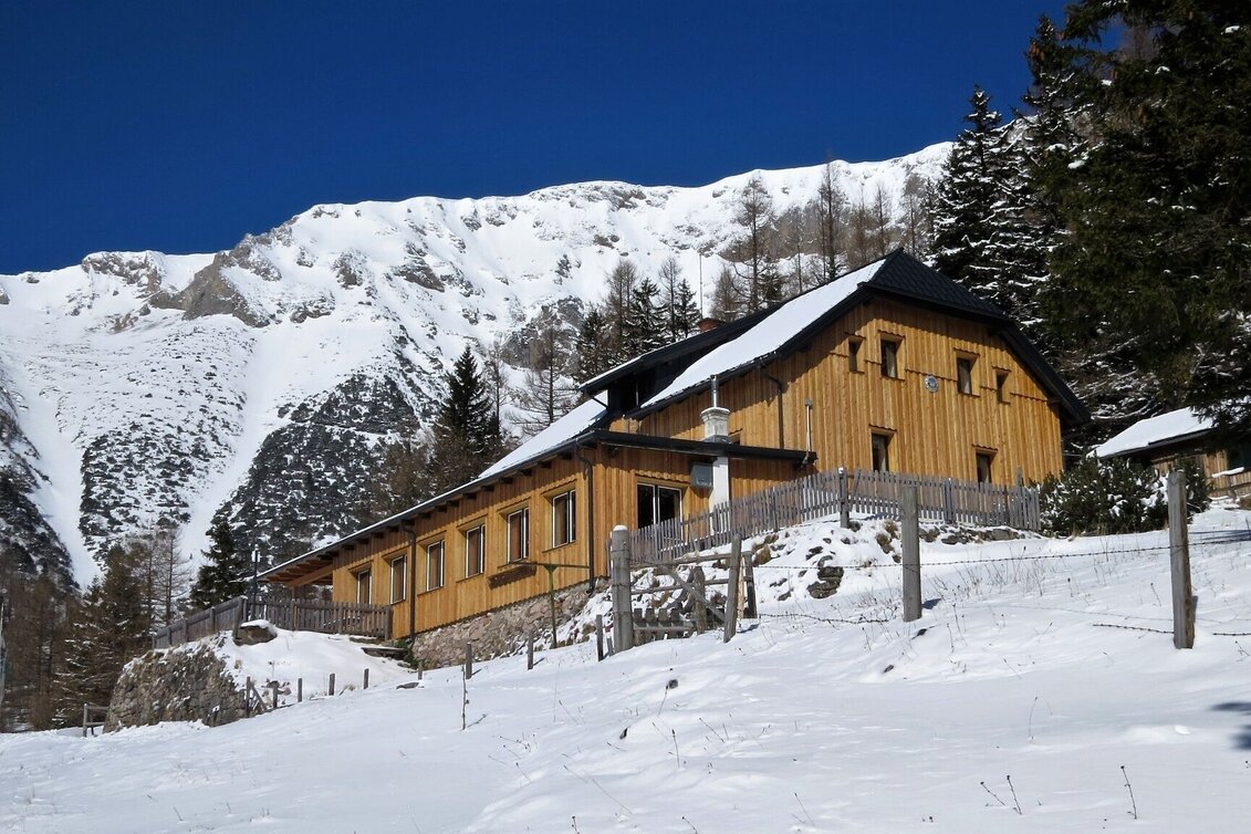 Snowshoe Walking Auf Schneeschuhen zum Waxriegelhaus - Touren-Impression #1 | © Naturpark Mürzer Oberland