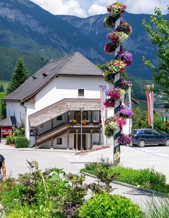 Schlossplatz in Haus im Ennstal | Markus Schrempf | © Erlebnisregion Schladming-Dachstein