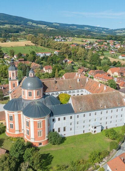 Kirche und Schloss Pöllau_NUP Pöllauer Tal_Oststeiermark | Helmut Schweighofer
