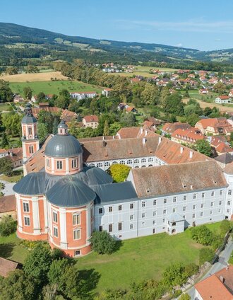 Castle and church_NUP Pöllauer Tal_Eastern Styria | Helmut Schweighofer | © Tourismusverband Oststeiermark
