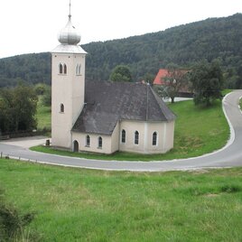 Kirche in Rachling vom Gegenhang fotografiert | © TV Südsteiermark