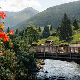 Holzbrücke über Gebirgsbach | © Christoph Lukas