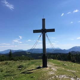 Das Gipfelkreuz am Zinken | © TV Hochsteiermark