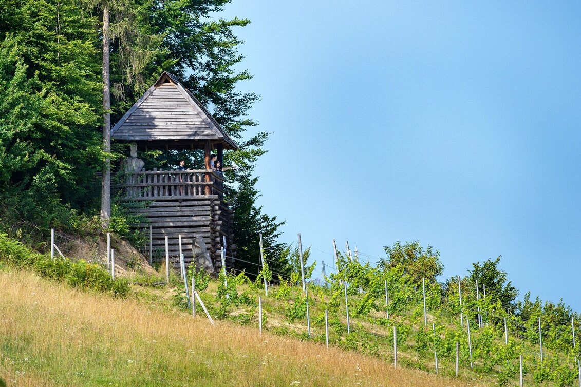 Hiking Route Parking is available right next to the cafe-pub Bicycle. - Touren-Impression #1 | © Südsteiermark