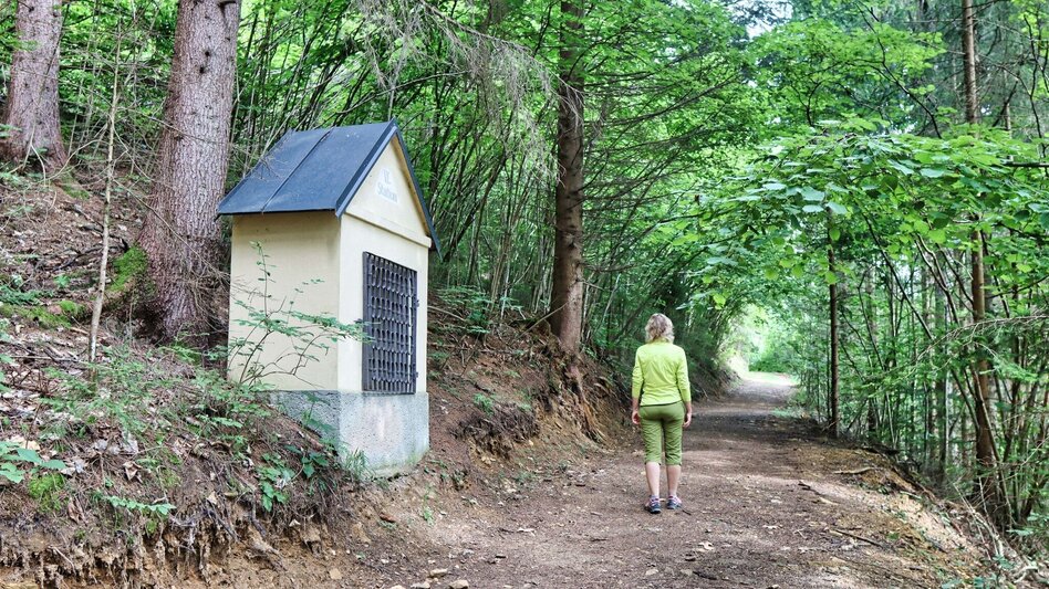 Wanderung Rundwanderweg zur Kalvarienbergkirche und zur Jausenstation Hoanzl - Touren-Impression #2.2 | © Weges OG