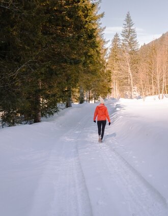 Winter hiking on the Ofenstegweg | Christoph Lukas | © Erlebnisregion Schladming-Dachstein