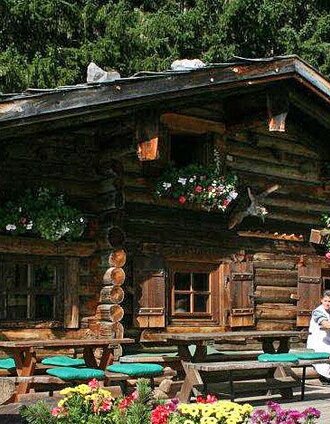 Terrasse der Lärchbodenalm | Tourismusverband Schladming-Dachstein | © Erlebnisregion Schladming-Dachstein