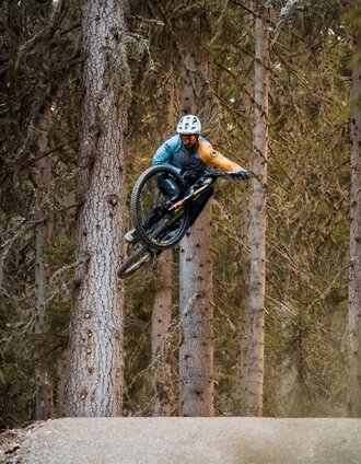 Mountain bikers on the Jump Trail | Johannes Bitter | © Erlebnisregion Schladming-Dachstein