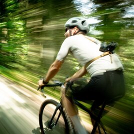 Gravelbiker_Oststeiermark | © Oststeiermark Tourismus