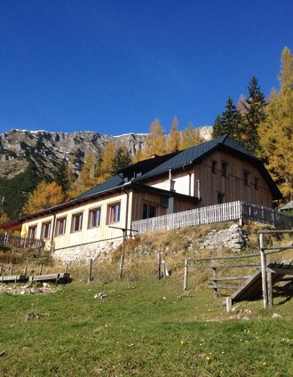 Das Waxriegelhaus im Sommer | Waxriegelhaus | © Naturpark Mürzer Oberland