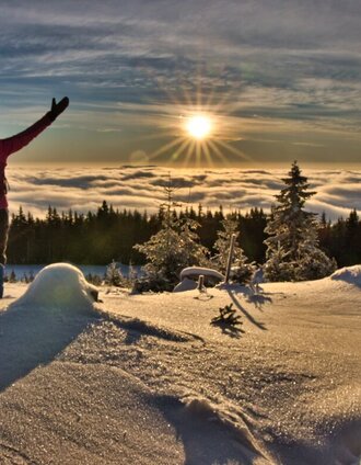 Sonnenaufgang am Teufelstein in Fischbach_ Oststeiermark | WEGES | © Oststeiermark Tourismus