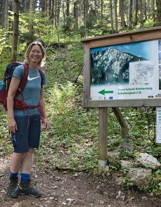 Einstieg Klettersteig mit Infotafel_Naturpark Almenland_Oststeiermark | WEGES | © Oststeiermark Tourismus