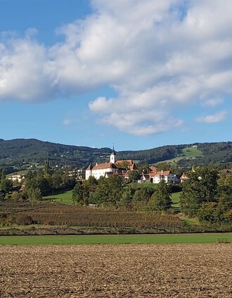  Blick zum Ort _Stubenberg_Oststeiermark | Christine Pollhammer | © Oststeiermark Tourismus