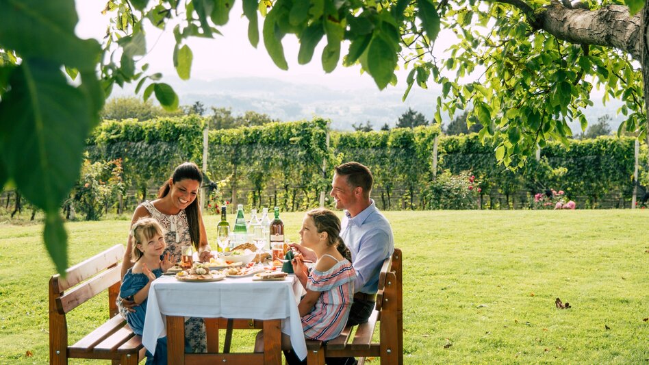 Panoramic Tours/Themed Routes Eastern Styrian Roman Wine Route - Touren-Impression #2.8 | © Oststeiermark Tourismus