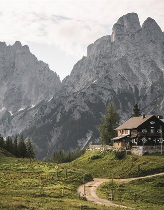 Die Mödlingerhütte am Fuße des Reichensteins