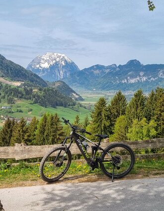 Blick auf den Grimming am Weg zum Mitterberg | Barbara Pirringer