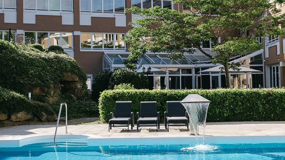 Außenpool Albizia Hotel****