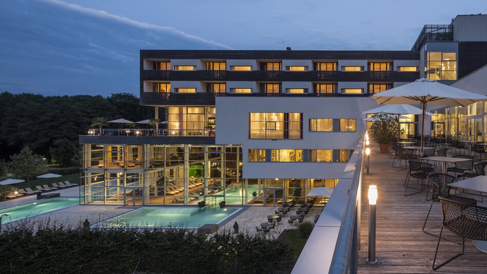 Außenaufnahme Abends  - Spa Resort Styria  