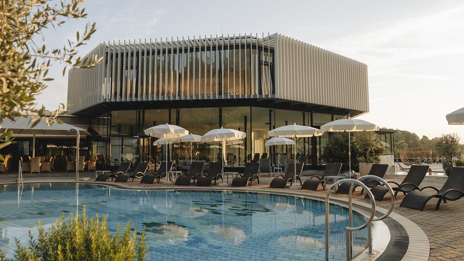 Poolbereich im Thermenhotel Stoiser
