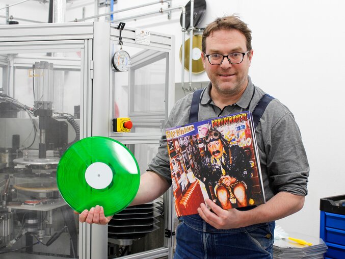 Vinyl-Platten können auch steirisch-grün leuchten. 
