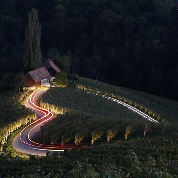 Das Herz als Grenzgänger: Die Herzerlstraße auf slowenischer Seite - in der Steiermark fotografiert :)  | © Herbert Raffalt | Herbert Raffalt