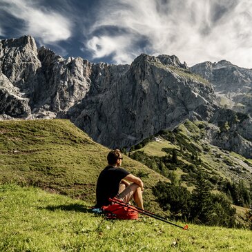 Wanderpause am Fuße des Dachstein