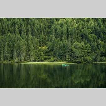 Boat trip in the green | © Steiermark Tourismus | pixelmaker.at