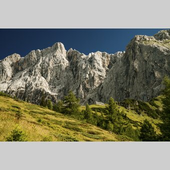Südwandhütte at the foot of the Dachstein | © Steiermark Tourismus | photo-austria.at