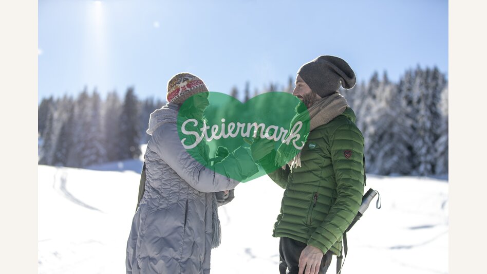 Warming up while walking on the Frauenalpe at  | © Steiermark Tourismus | Tom Lamm