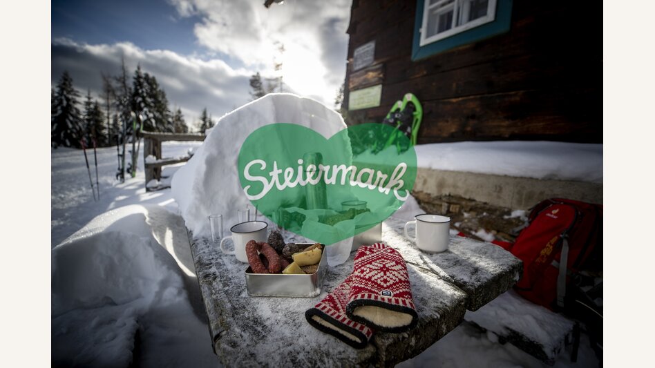 Snack while sporting in the Zirbenland at the Zirbitzkogel | © Steiermark Tourismus | Tom Lamm